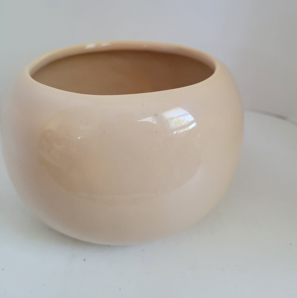 Haggar Round Pottery Planter Bowl
